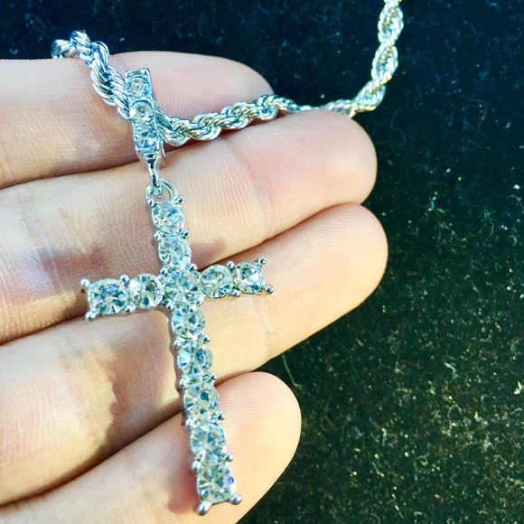 EXCLUSIVE CROSS 18K GOLD DIAMONDS CZ CHAIN ITALY!!